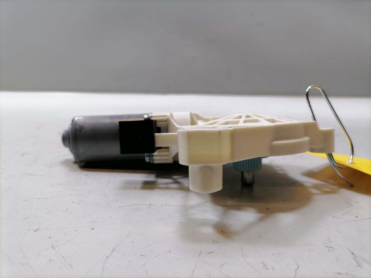 VW Passat B9 original Fensterhebermotor vorn links Bj.2024